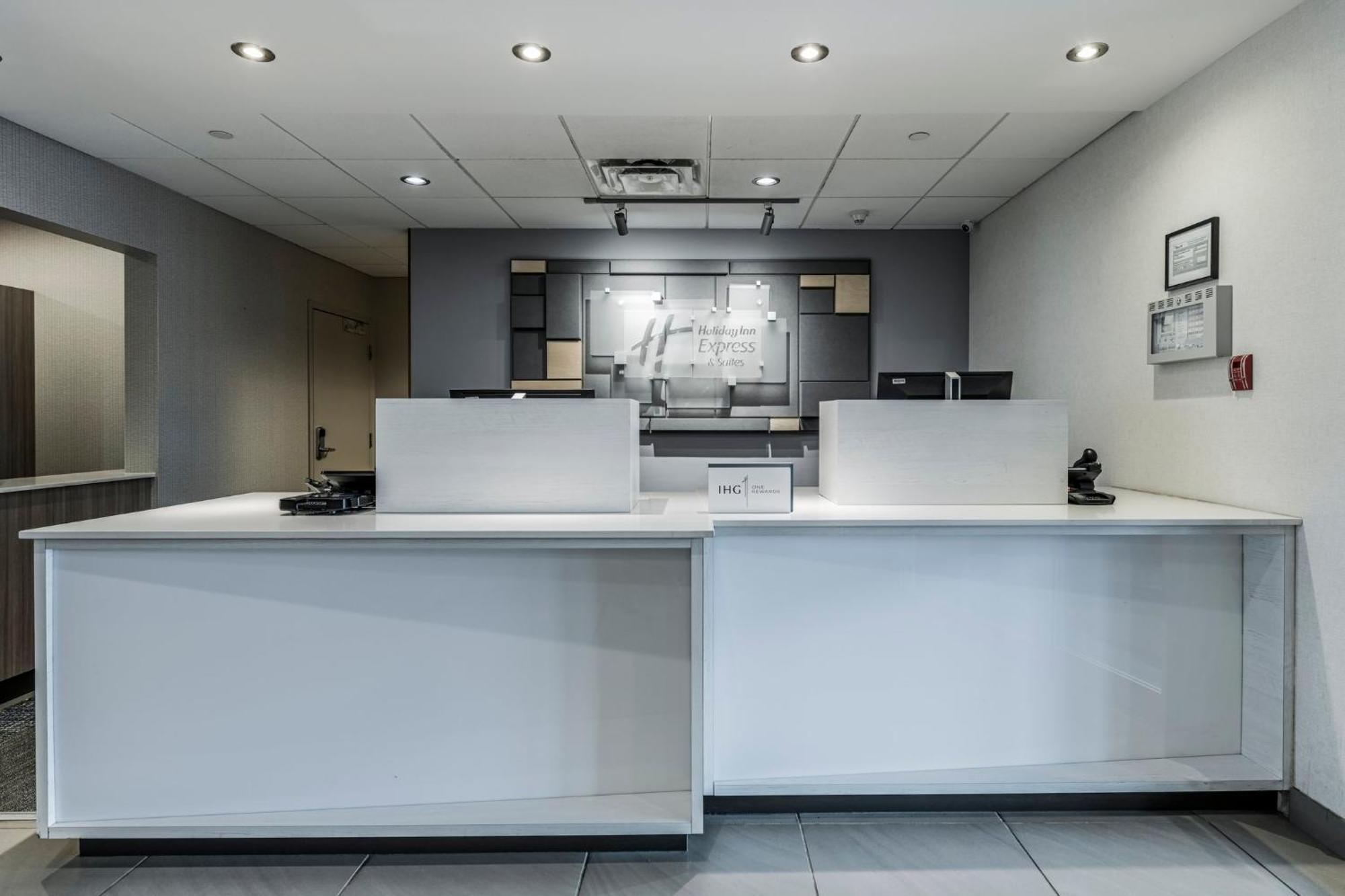 Holiday Inn Express Hotel & Suites Saint - Hyacinthe By Ihg Esterno foto