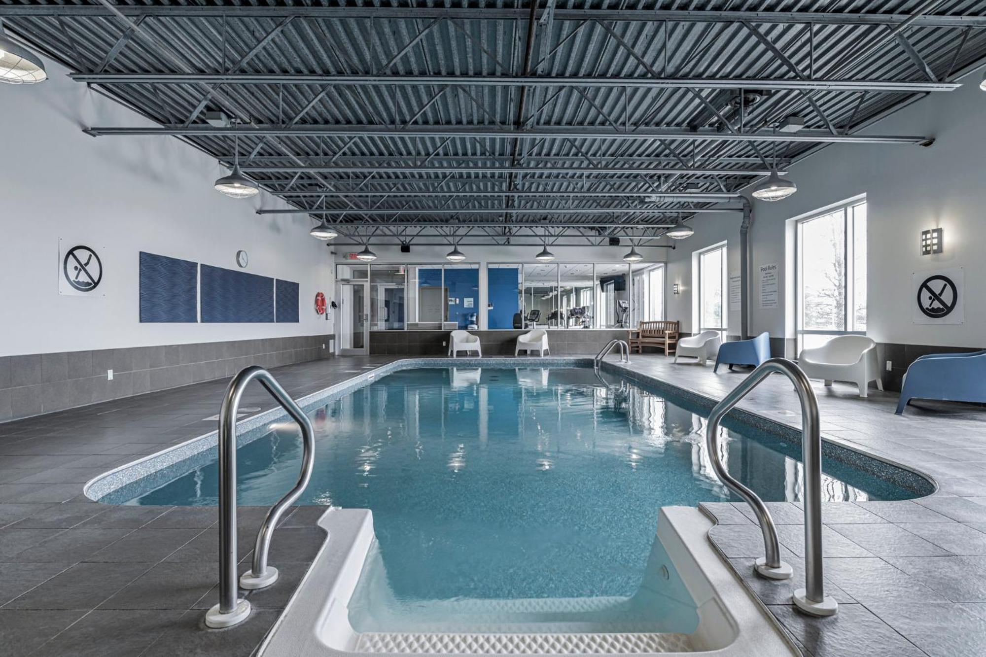 Holiday Inn Express Hotel & Suites Saint - Hyacinthe By Ihg Esterno foto