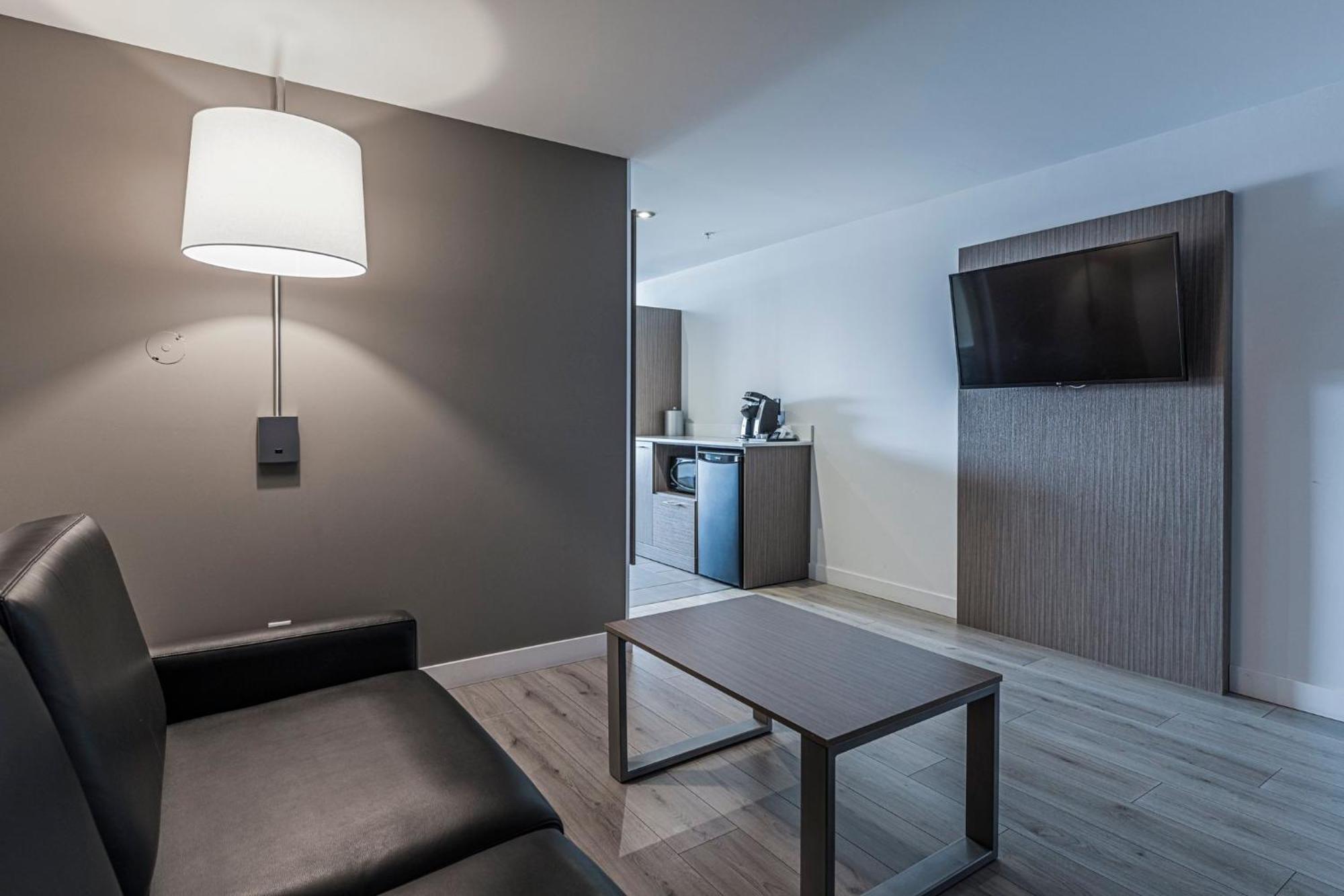Holiday Inn Express Hotel & Suites Saint - Hyacinthe By Ihg Esterno foto