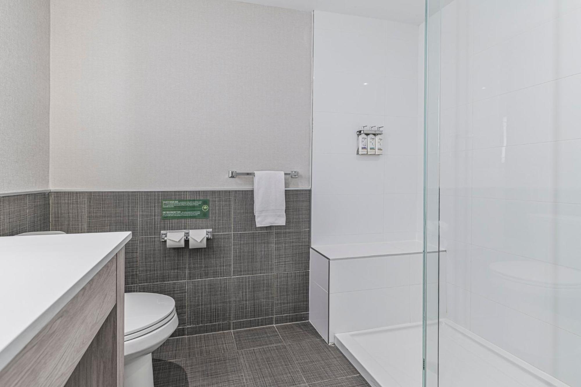 Holiday Inn Express Hotel & Suites Saint - Hyacinthe By Ihg Esterno foto