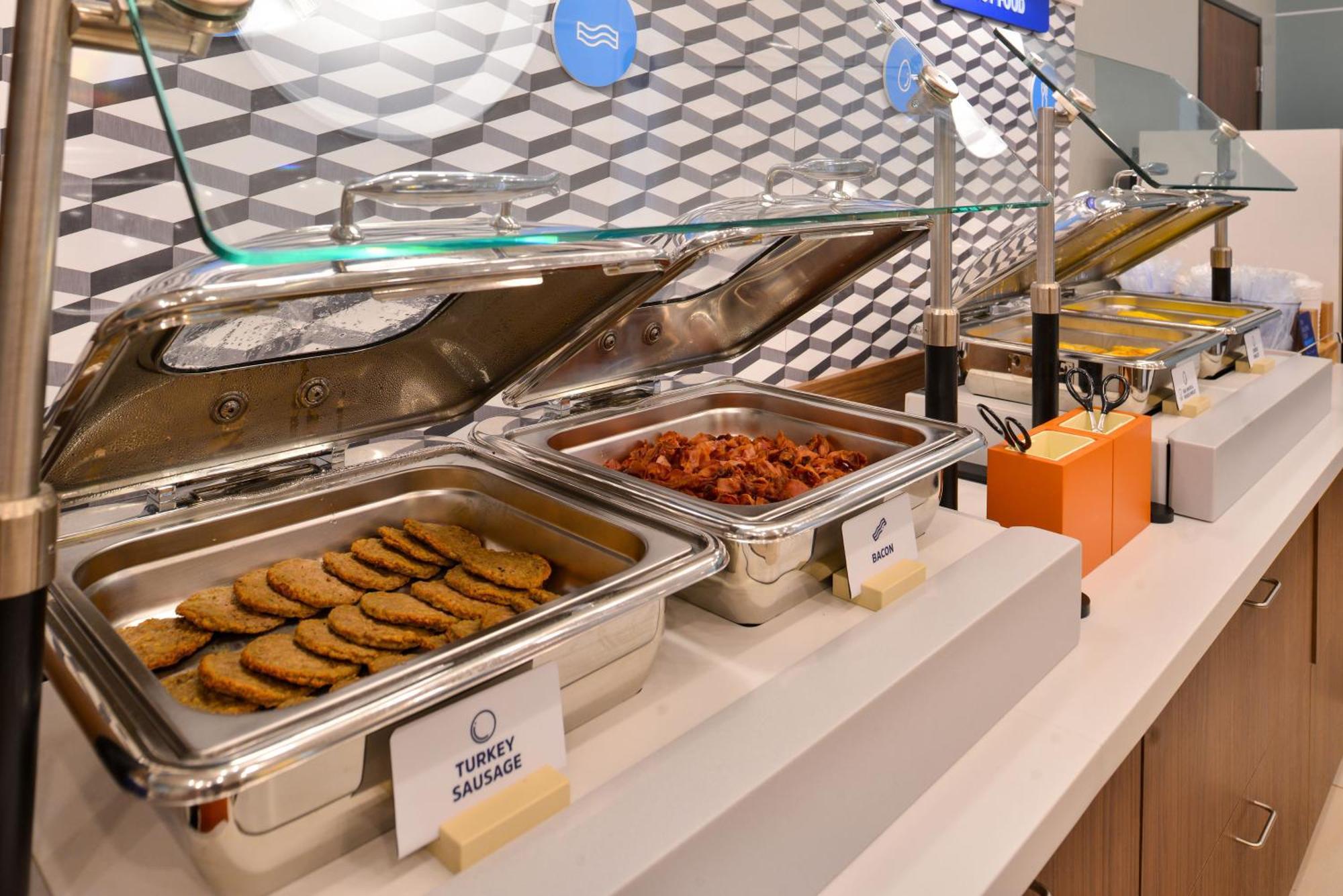 Holiday Inn Express Hotel & Suites Saint - Hyacinthe By Ihg Esterno foto