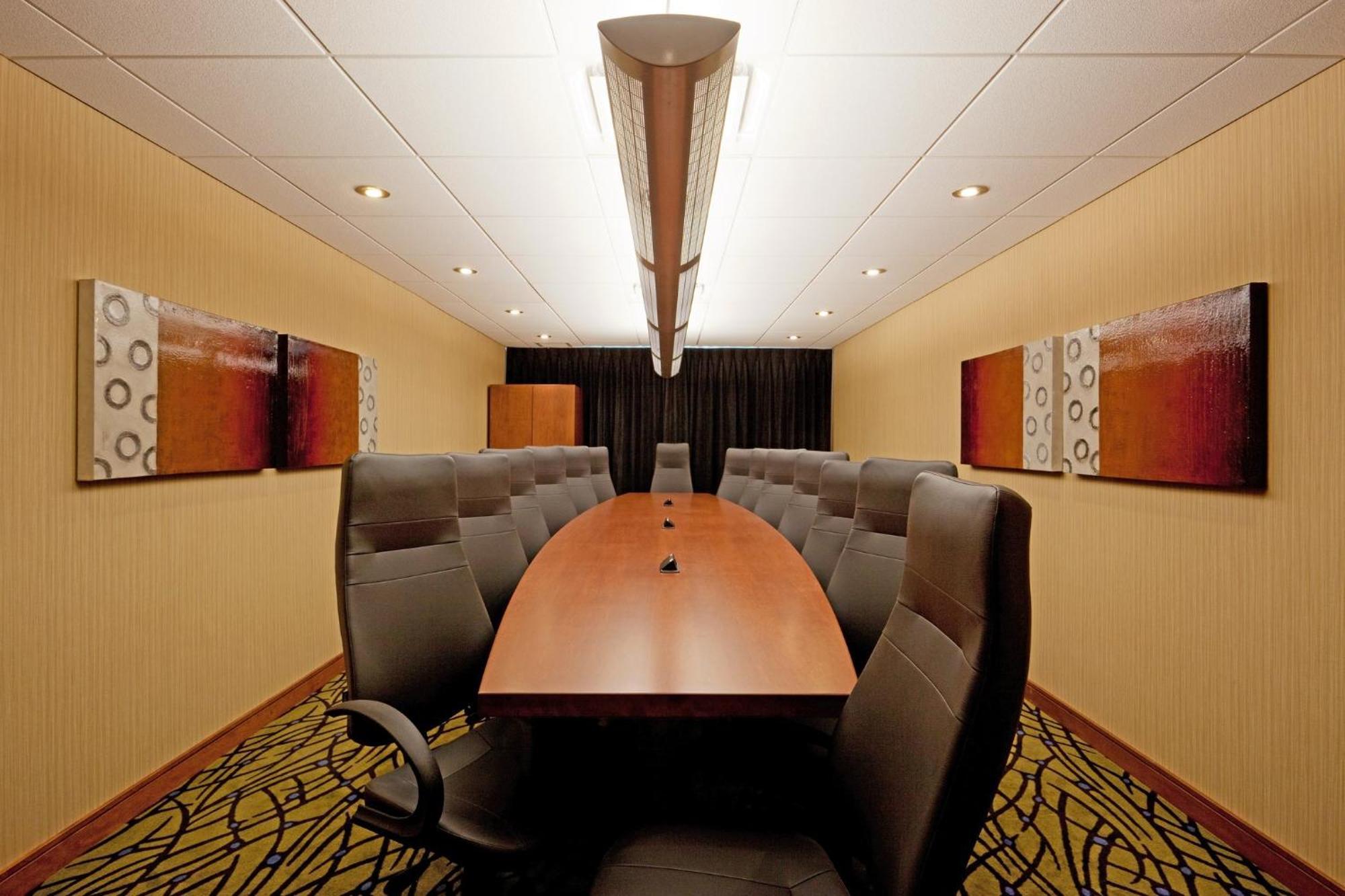 Holiday Inn Express Hotel & Suites Saint - Hyacinthe By Ihg Esterno foto