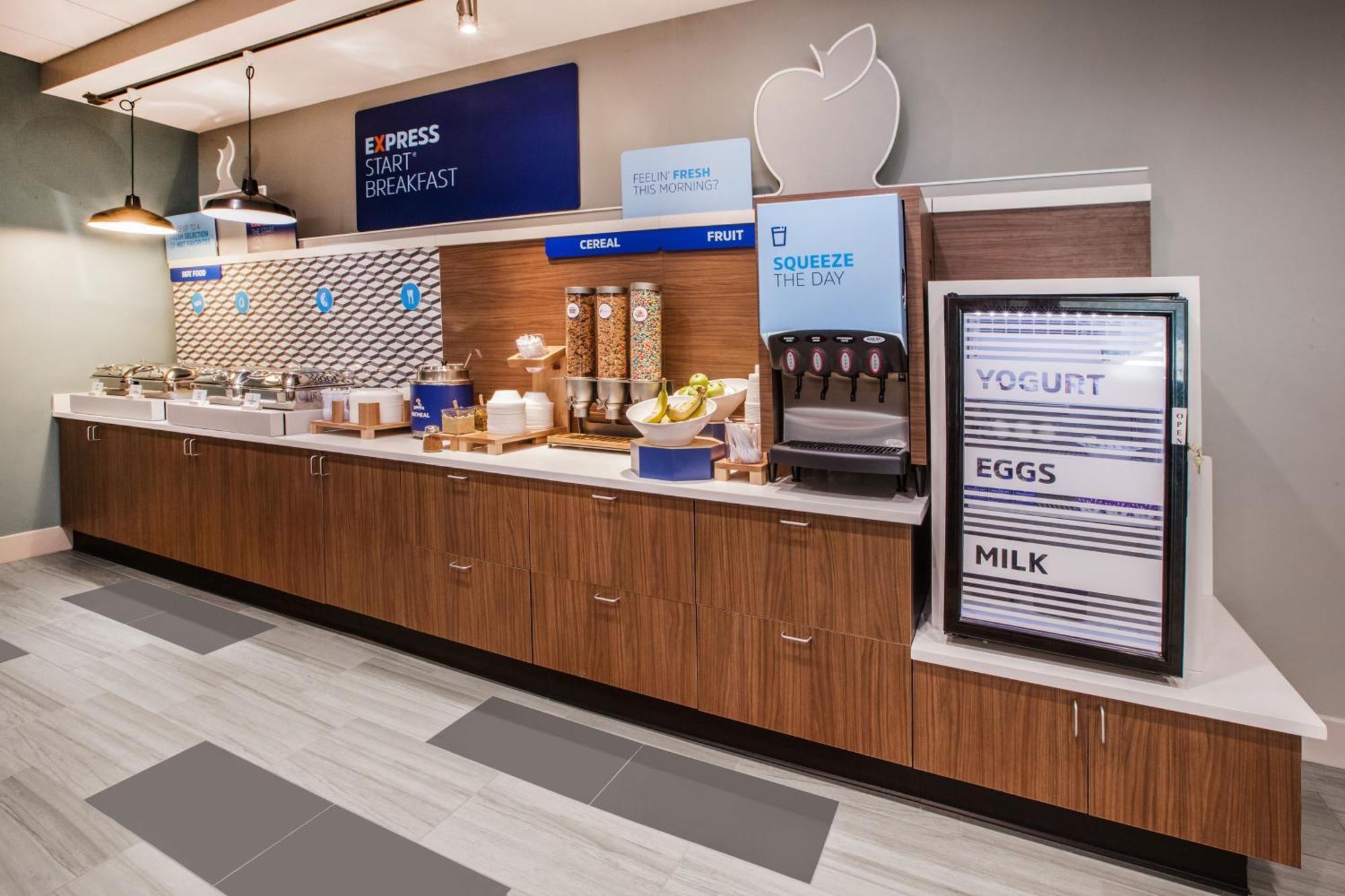 Holiday Inn Express Hotel & Suites Saint - Hyacinthe By Ihg Esterno foto