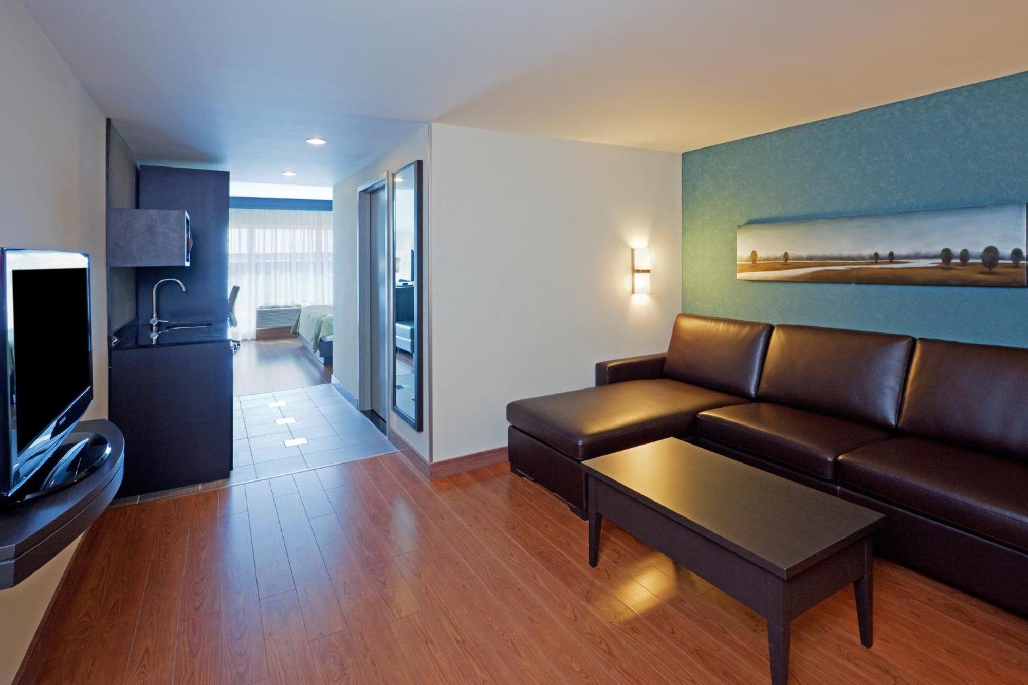 Holiday Inn Express Hotel & Suites Saint - Hyacinthe By Ihg Esterno foto