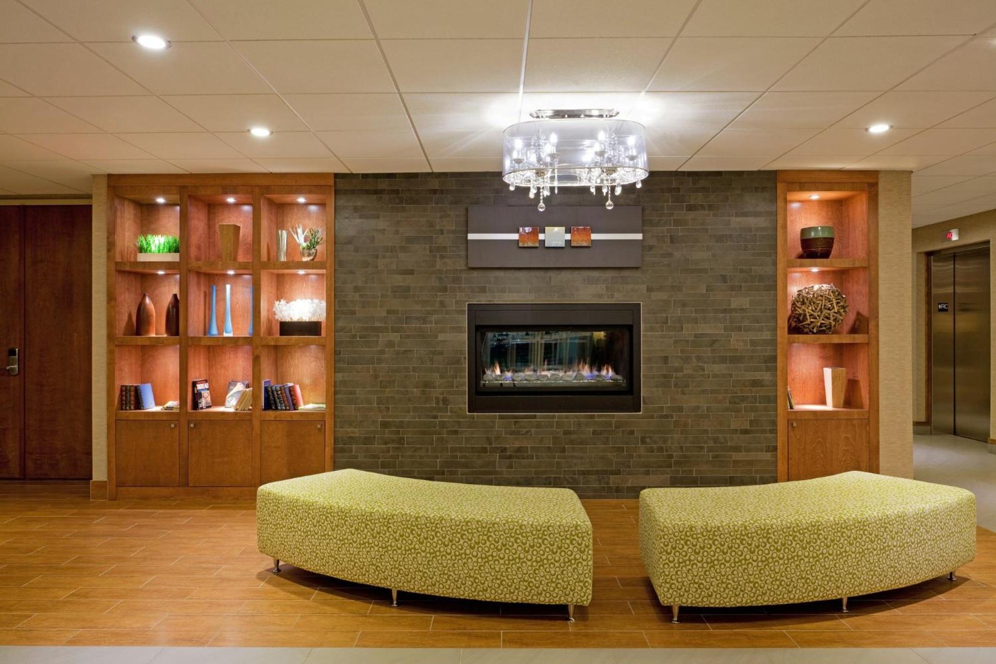 Holiday Inn Express Hotel & Suites Saint - Hyacinthe By Ihg Esterno foto