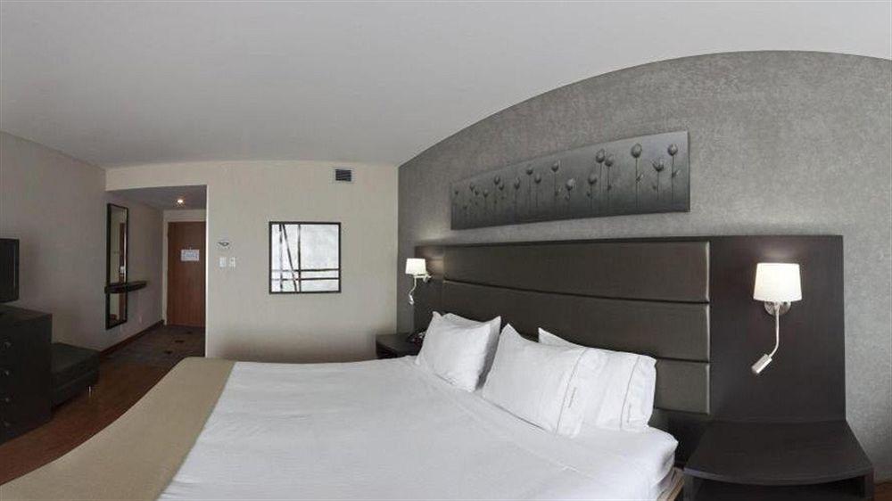 Holiday Inn Express Hotel & Suites Saint - Hyacinthe By Ihg Esterno foto