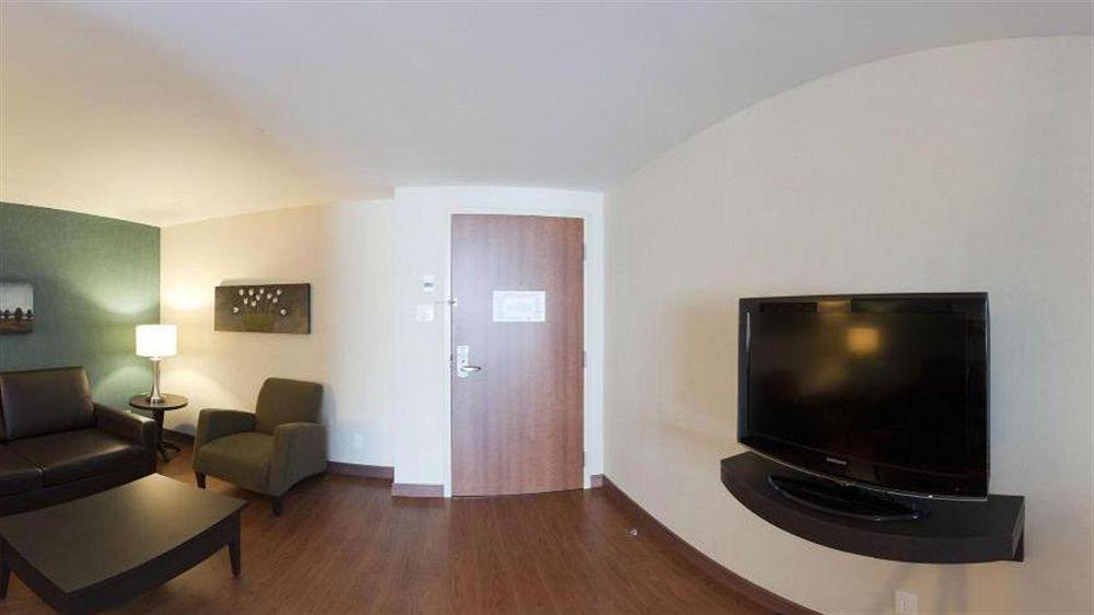 Holiday Inn Express Hotel & Suites Saint - Hyacinthe By Ihg Esterno foto